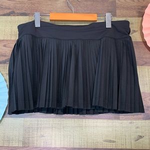 Lululemon Pleat to Street black tennis skirt sz 12